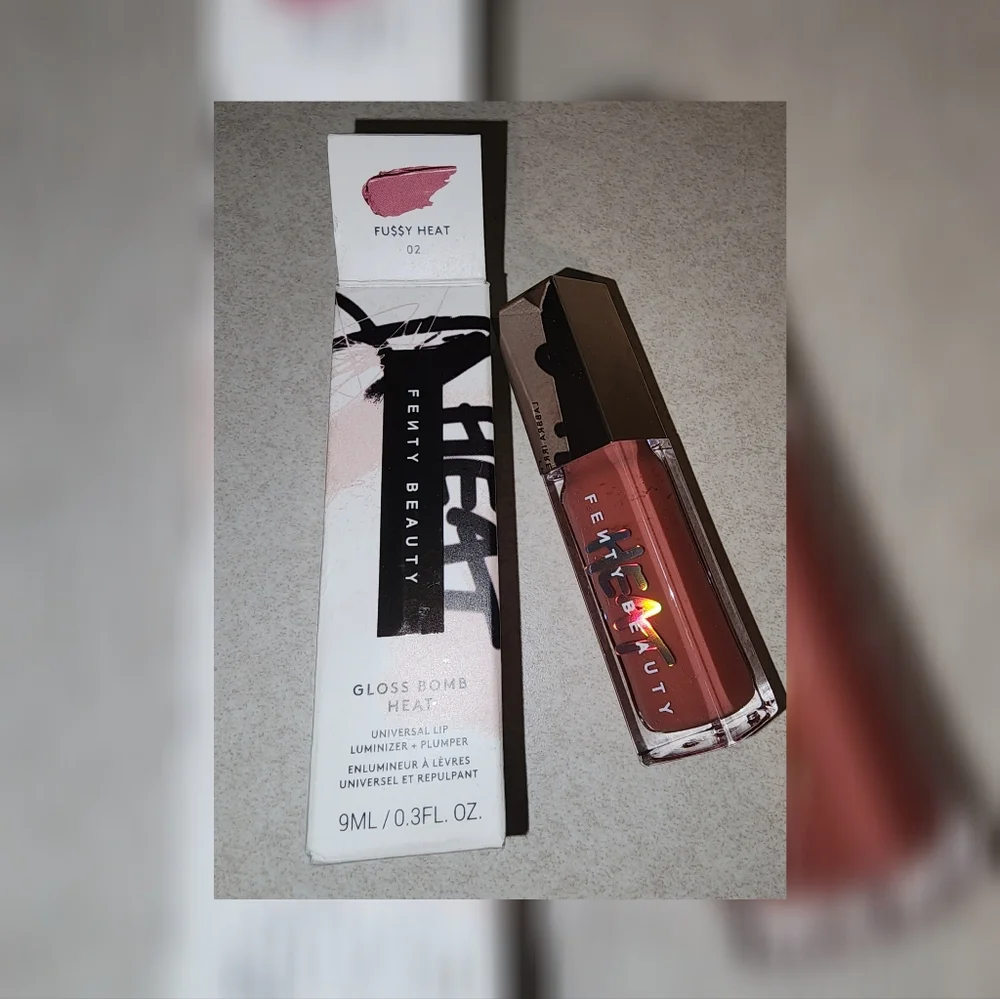 DEAL OF THE DAY!Fenty Beauty Gloss Bomb Heat 